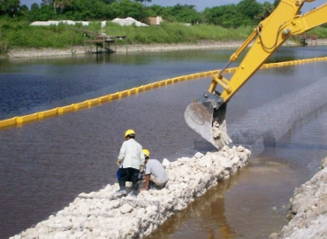 Floating Barriers and Marine Containment