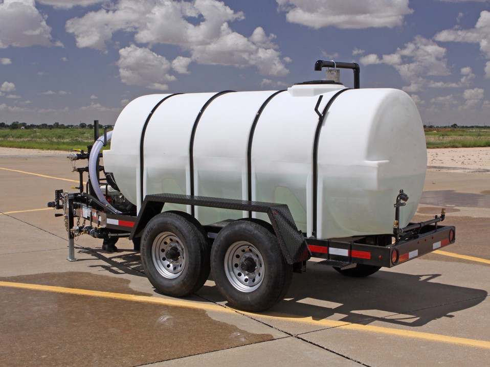 front of 1,000 gallon water tank trailer