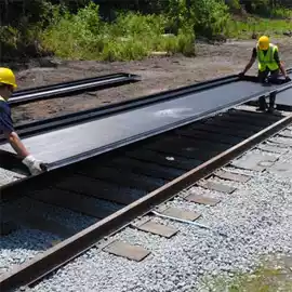 Railroad spill containment