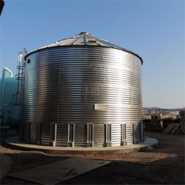 Metal rainwater harvesting tank