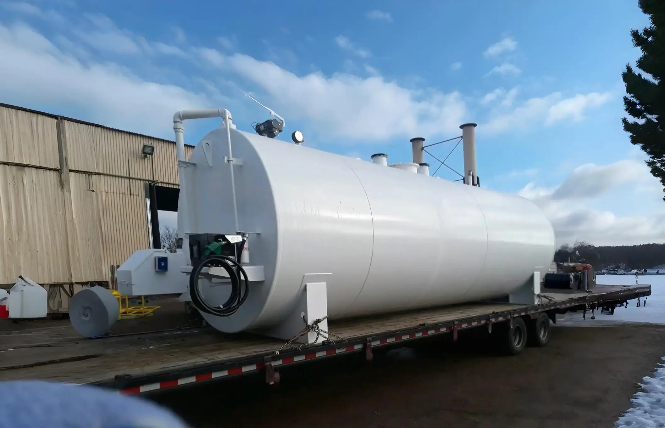 saddle oil tank on a trailer