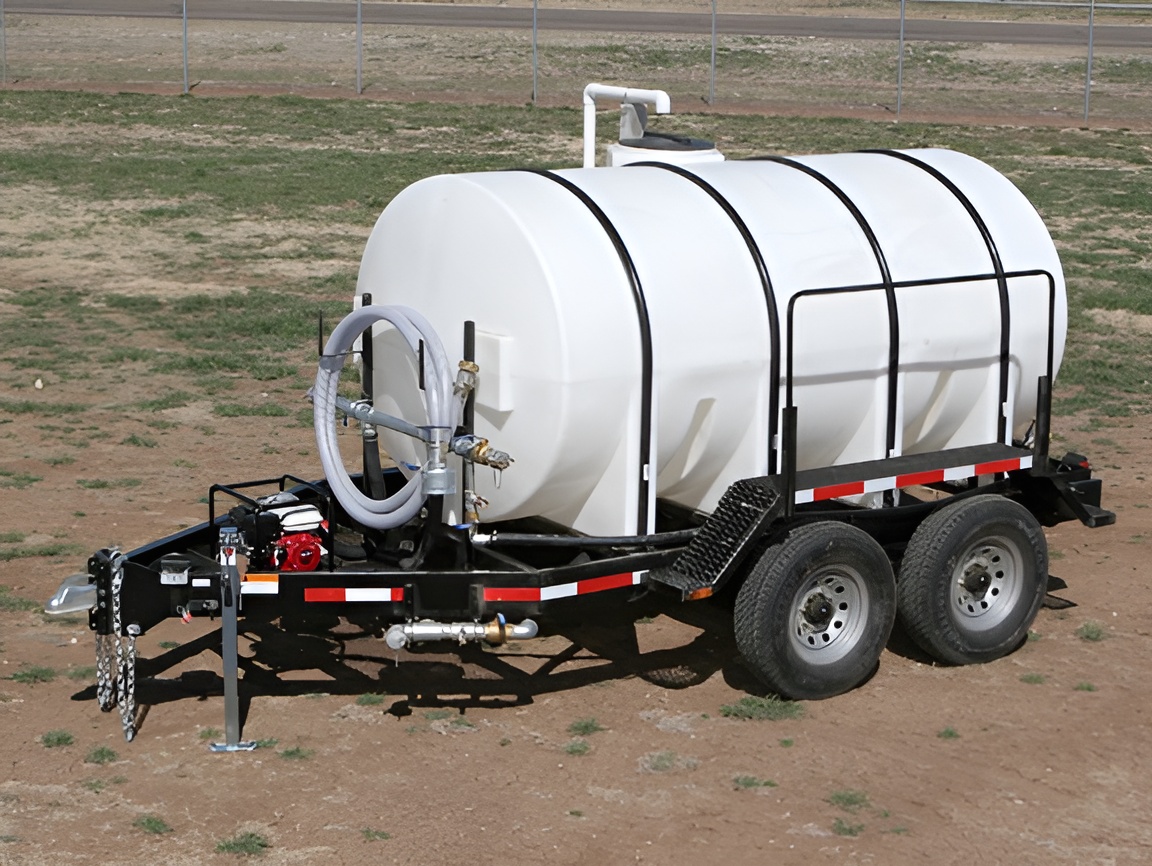 Side view of 1600 gallon water trailer with hose connection
